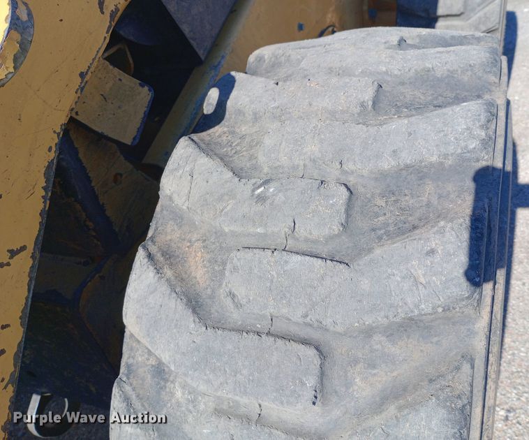 image for item DH1449 2012 Caterpillar  272C skid steer loader