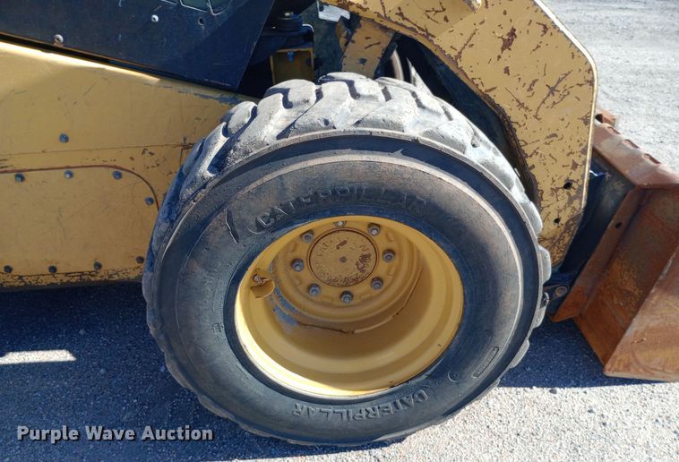 image for item DH1449 2012 Caterpillar  272C skid steer loader