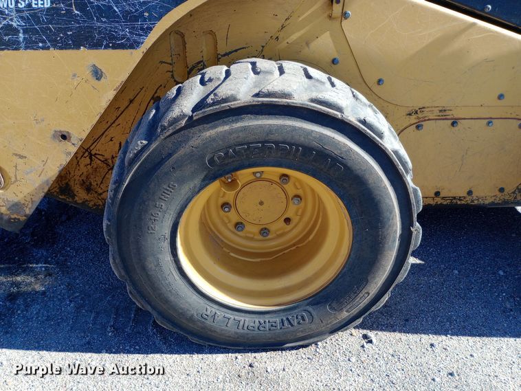 image for item DH1449 2012 Caterpillar  272C skid steer loader