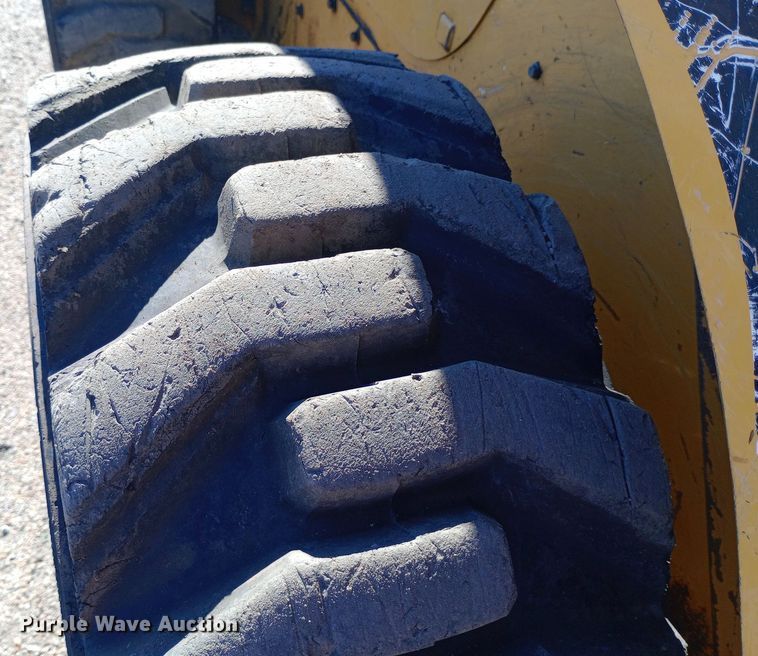 image for item DH1449 2012 Caterpillar  272C skid steer loader