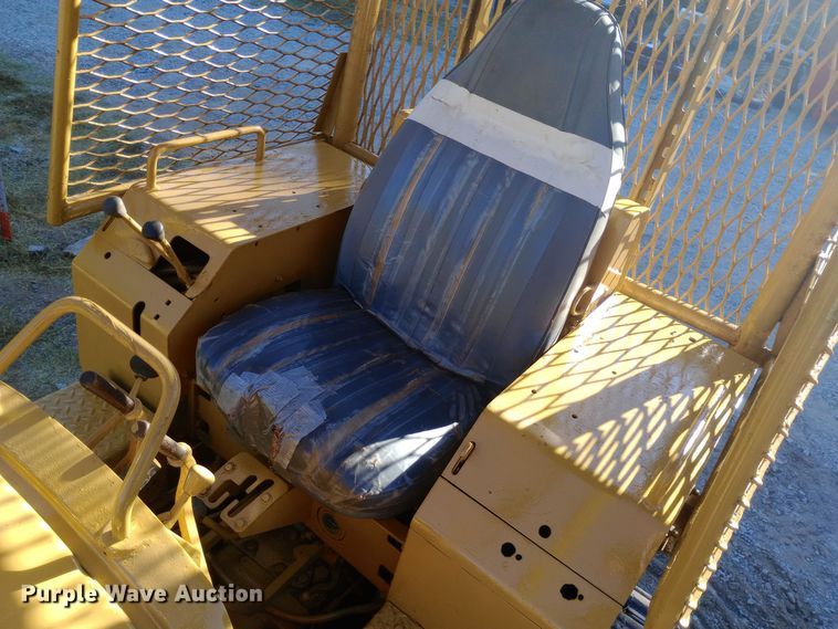 image for item DH1469 1966 John Deere 350 dozer