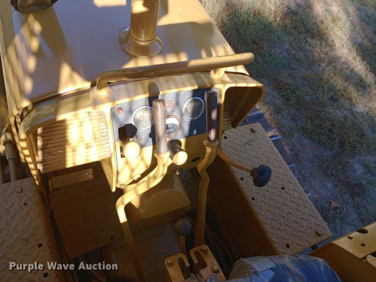 image for item DH1469 1966 John Deere 350 dozer