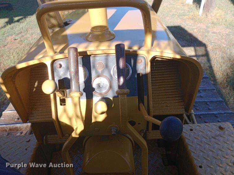 image for item DH1469 1966 John Deere 350 dozer