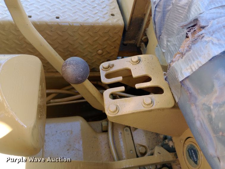 image for item DH1469 1966 John Deere 350 dozer