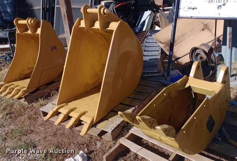 image for item DH1477 (2) buckets