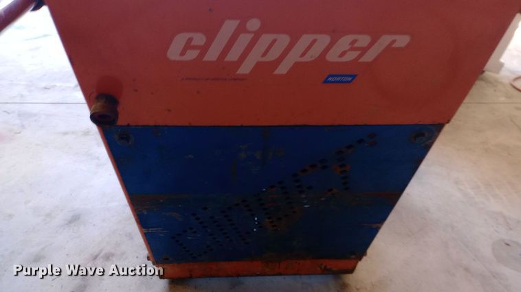 image for item DH1484 Norton Clipper C-162-JAA concrete saw