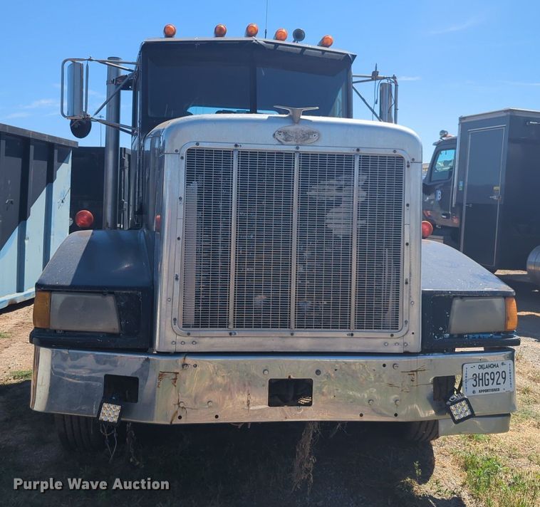 image for item DL1073 1996 Peterbilt 377 semi truck
