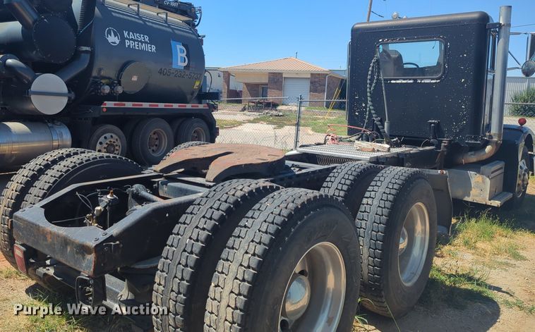 image for item DL1073 1996 Peterbilt 377 semi truck