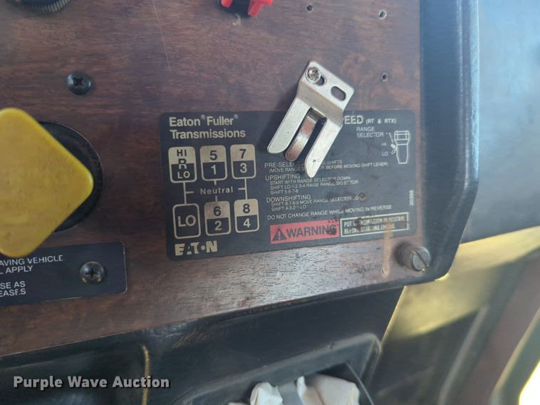 image for item DL1073 1996 Peterbilt 377 semi truck