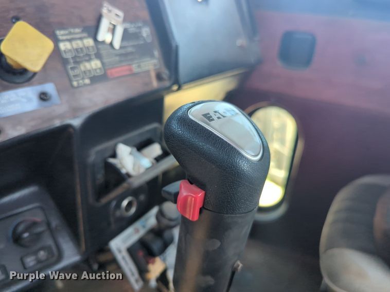 image for item DL1073 1996 Peterbilt 377 semi truck