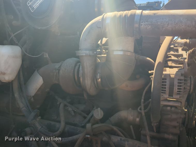 image for item DL1073 1996 Peterbilt 377 semi truck