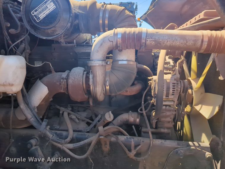 image for item DL1073 1996 Peterbilt 377 semi truck