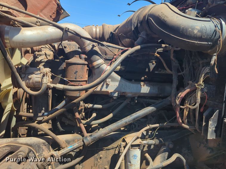 image for item DL1073 1996 Peterbilt 377 semi truck