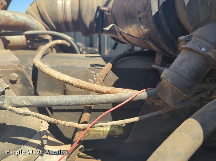 image for item DL1073 1996 Peterbilt 377 semi truck