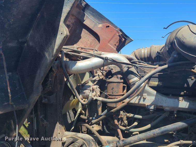 image for item DL1073 1996 Peterbilt 377 semi truck