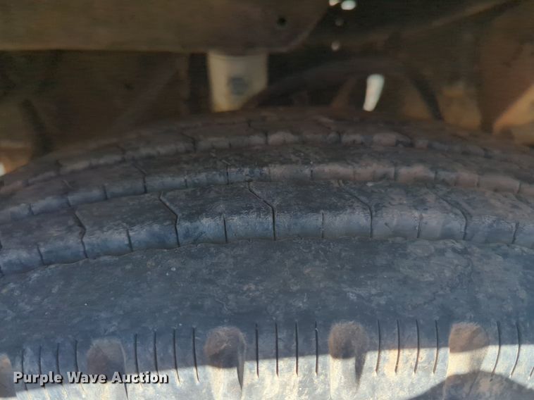 image for item DL1073 1996 Peterbilt 377 semi truck