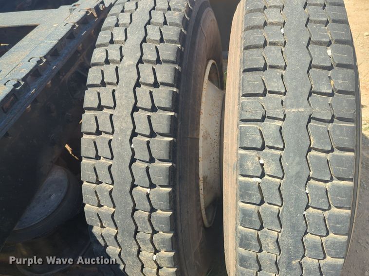 image for item DL1073 1996 Peterbilt 377 semi truck