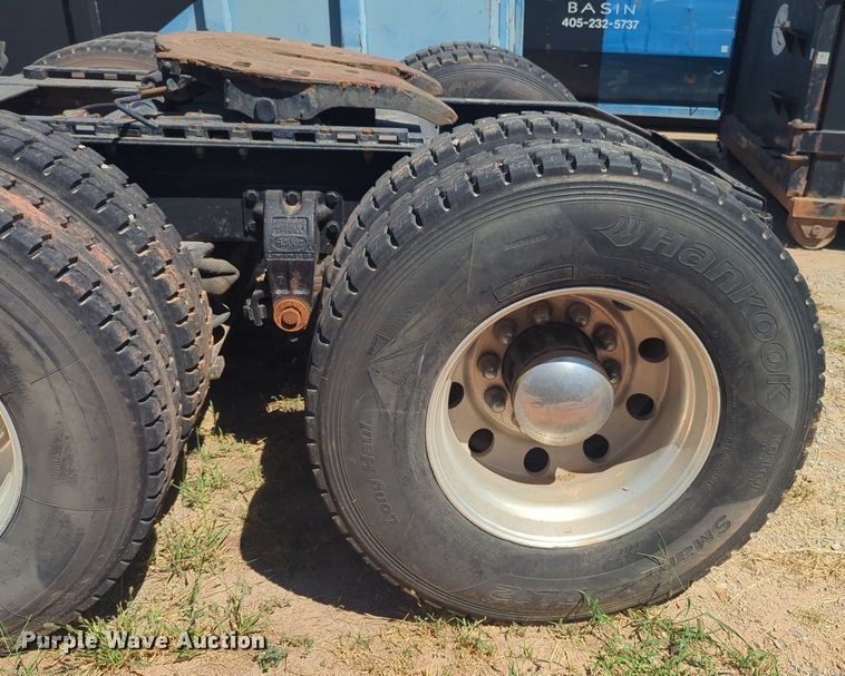 image for item DL1073 1996 Peterbilt 377 semi truck