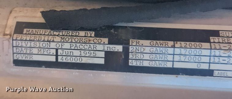 image for item DL1073 1996 Peterbilt 377 semi truck