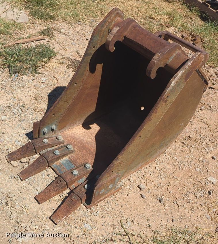 image for item DL1075 Bobcat excavator bucket
