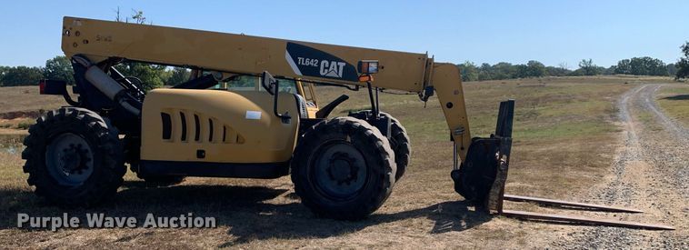 image for item DM1822 2007 Caterpillar TL642 telehandler