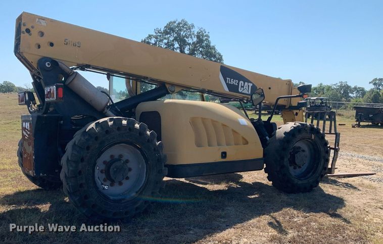 image for item DM1822 2007 Caterpillar TL642 telehandler