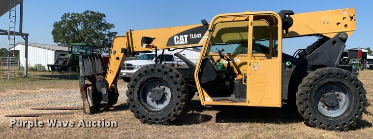 image for item DM1822 2007 Caterpillar TL642 telehandler