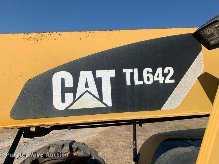 image for item DM1822 2007 Caterpillar TL642 telehandler