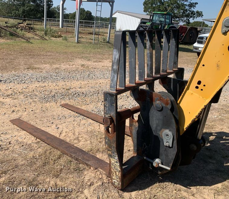 image for item DM1822 2007 Caterpillar TL642 telehandler