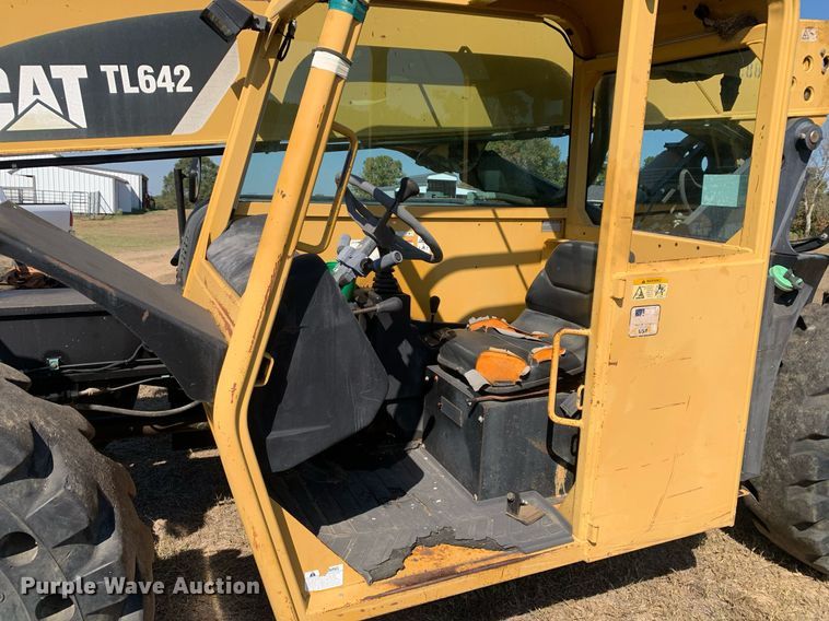 image for item DM1822 2007 Caterpillar TL642 telehandler