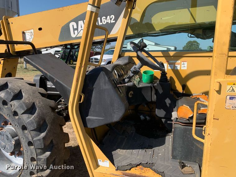 image for item DM1822 2007 Caterpillar TL642 telehandler