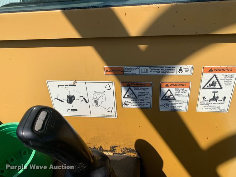 image for item DM1822 2007 Caterpillar TL642 telehandler