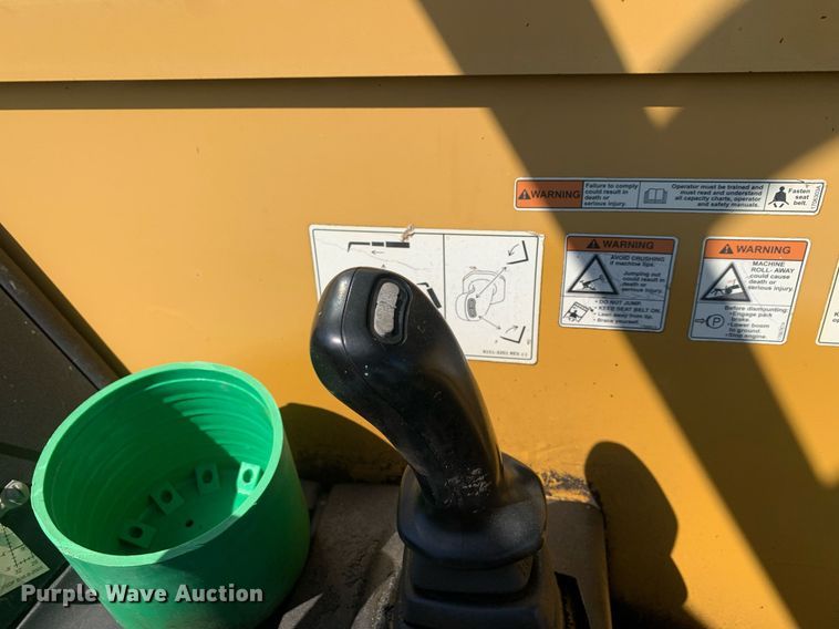 image for item DM1822 2007 Caterpillar TL642 telehandler