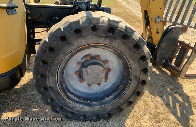 image for item DM1822 2007 Caterpillar TL642 telehandler