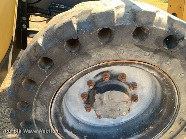 image for item DM1822 2007 Caterpillar TL642 telehandler