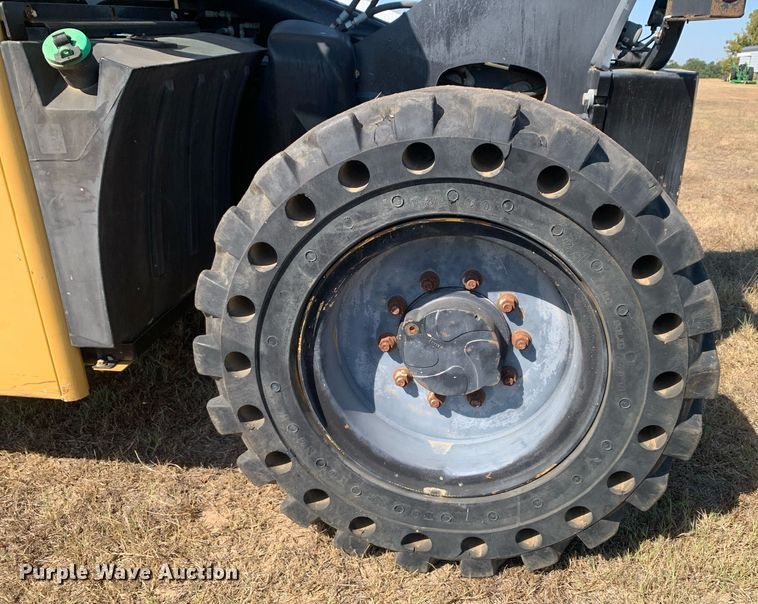 image for item DM1822 2007 Caterpillar TL642 telehandler