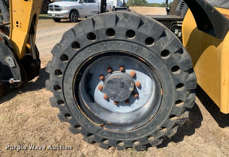 image for item DM1822 2007 Caterpillar TL642 telehandler