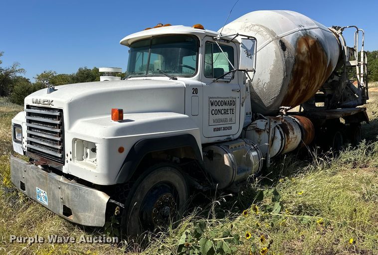 image for item DM2698 1997 Mack RD690S ready mix truck
