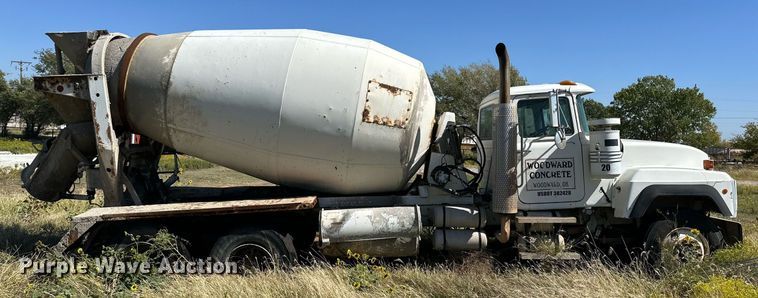 image for item DM2698 1997 Mack RD690S ready mix truck