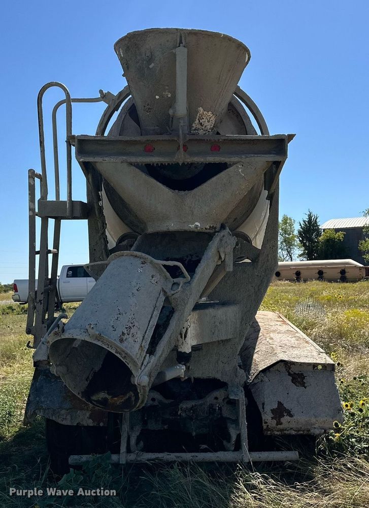 image for item DM2698 1997 Mack RD690S ready mix truck