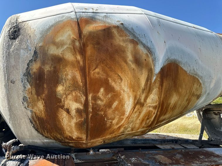 image for item DM2698 1997 Mack RD690S ready mix truck