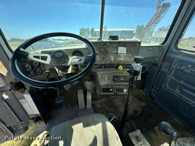 image for item DM2698 1997 Mack RD690S ready mix truck