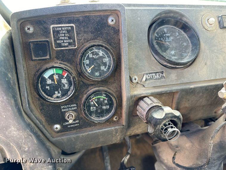 image for item DM2698 1997 Mack RD690S ready mix truck