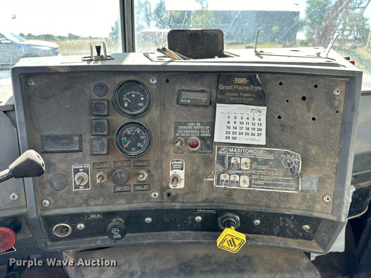 image for item DM2698 1997 Mack RD690S ready mix truck