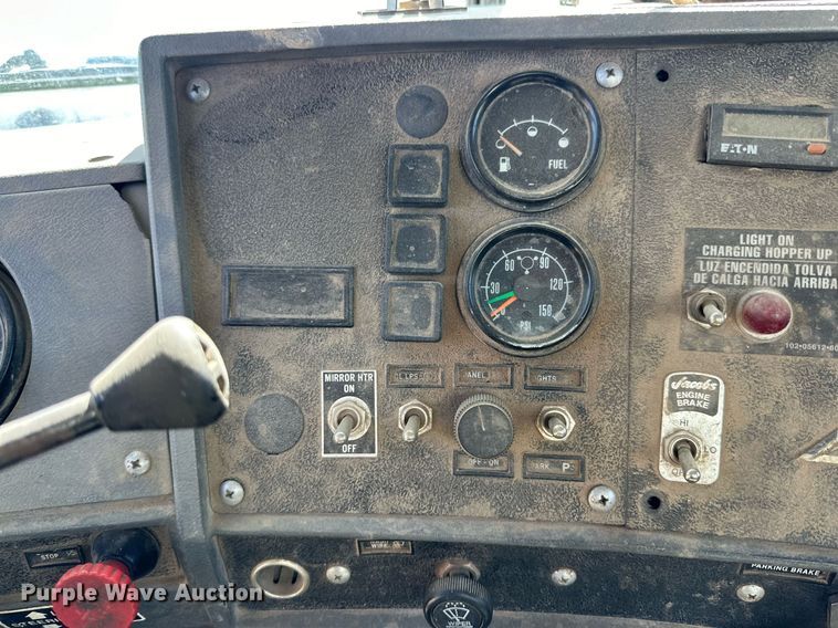 image for item DM2698 1997 Mack RD690S ready mix truck