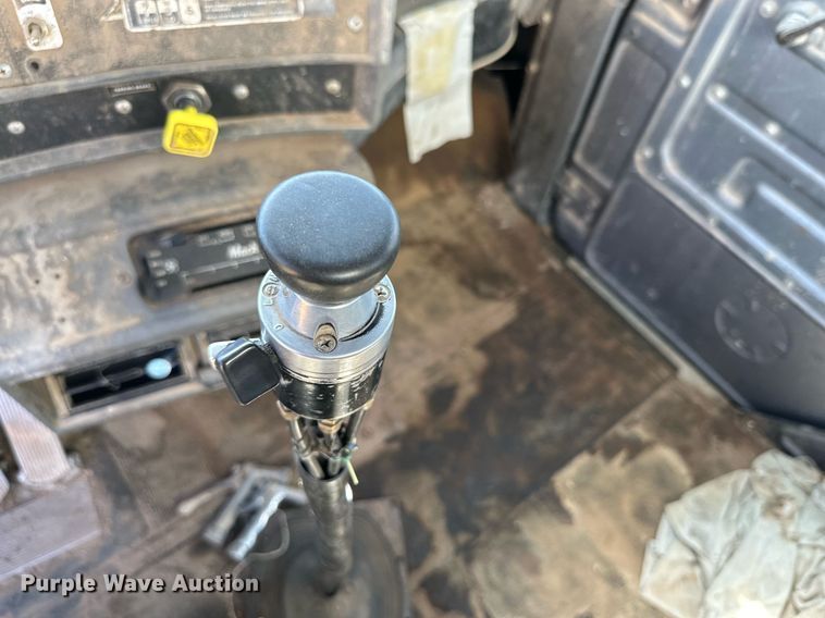 image for item DM2698 1997 Mack RD690S ready mix truck