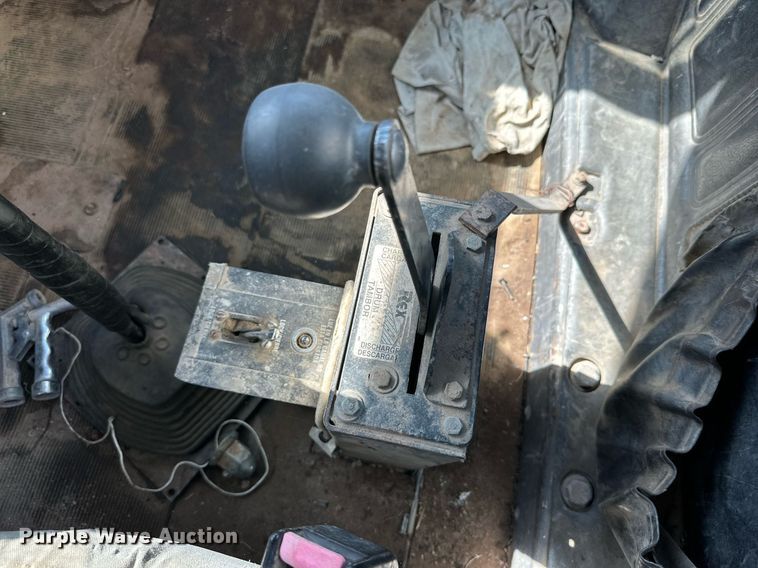 image for item DM2698 1997 Mack RD690S ready mix truck