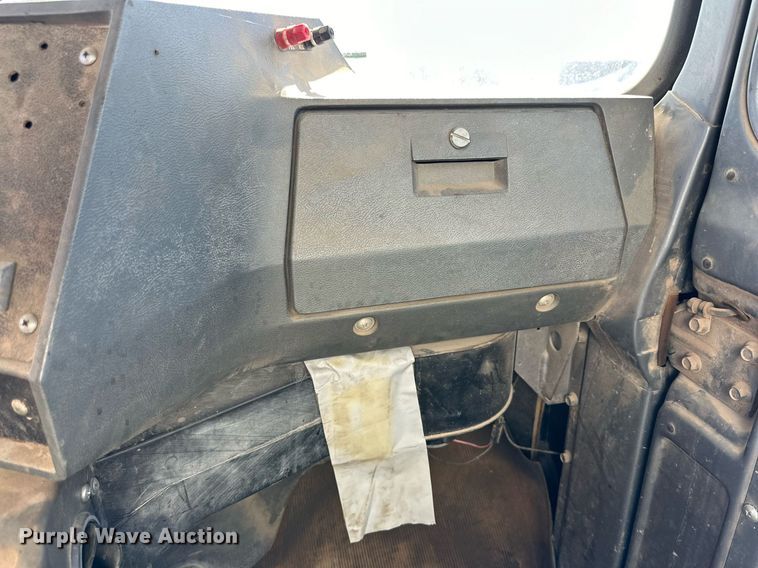 image for item DM2698 1997 Mack RD690S ready mix truck