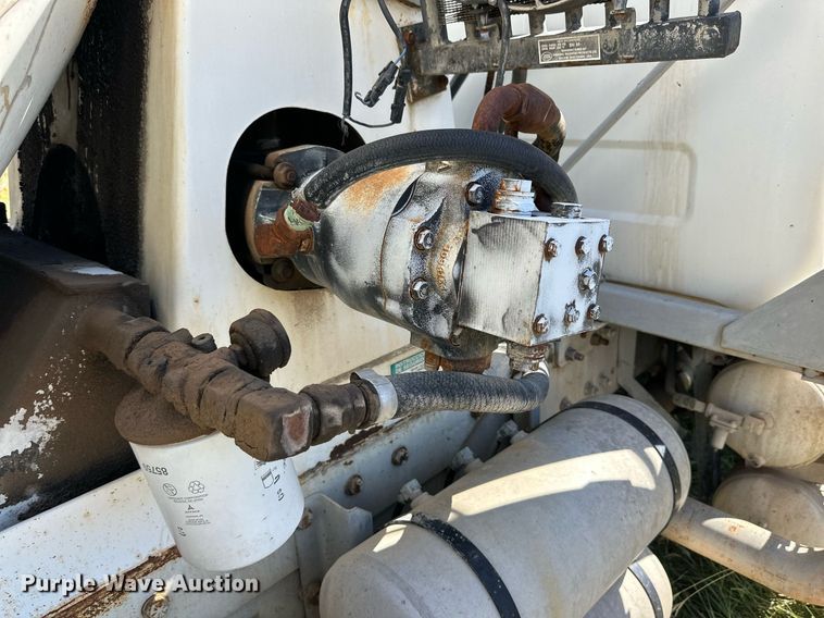 image for item DM2698 1997 Mack RD690S ready mix truck