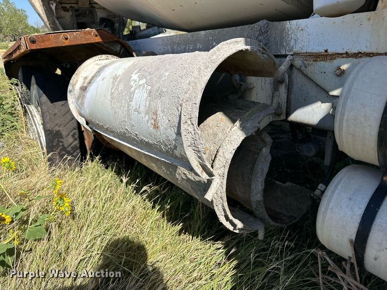 image for item DM2698 1997 Mack RD690S ready mix truck